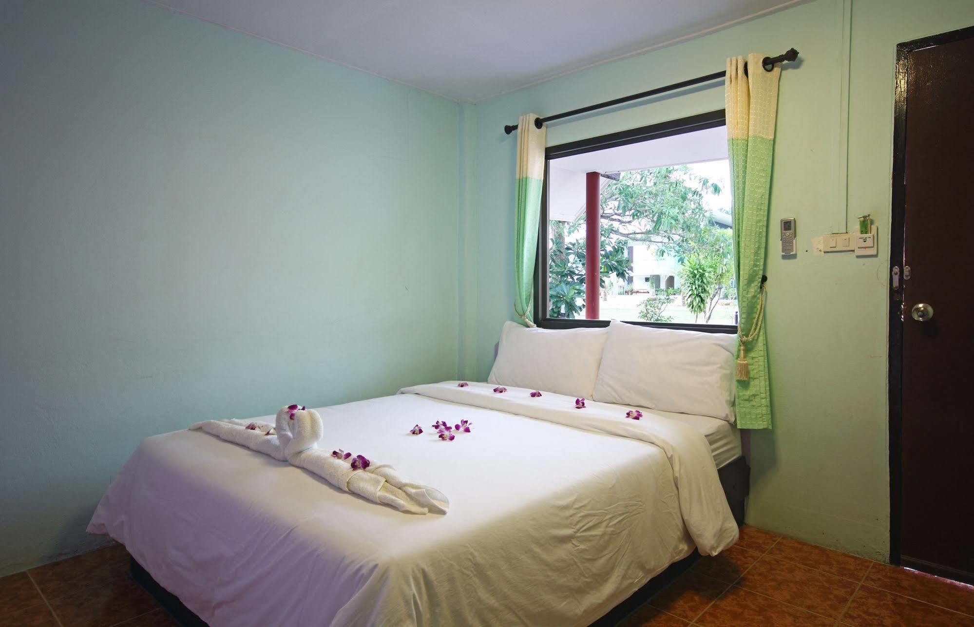 Gypsy Bungalow Islas Phi Phi Exterior foto